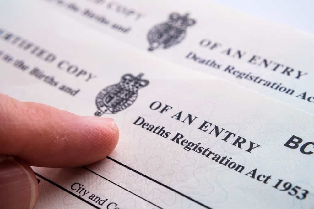 Tout savoir sur l’acte de décès : utilité et délivrance du document